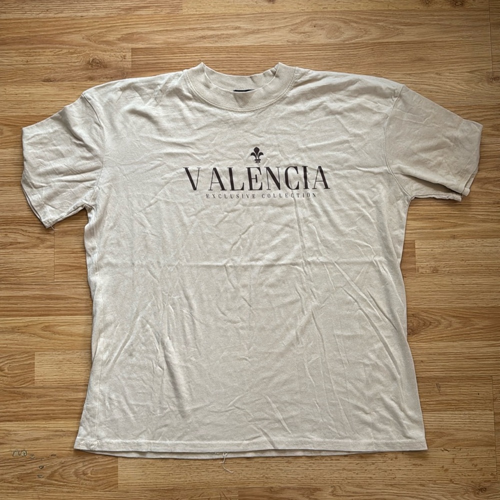 Boohoo Man Fashion Inspired Tee - size Large